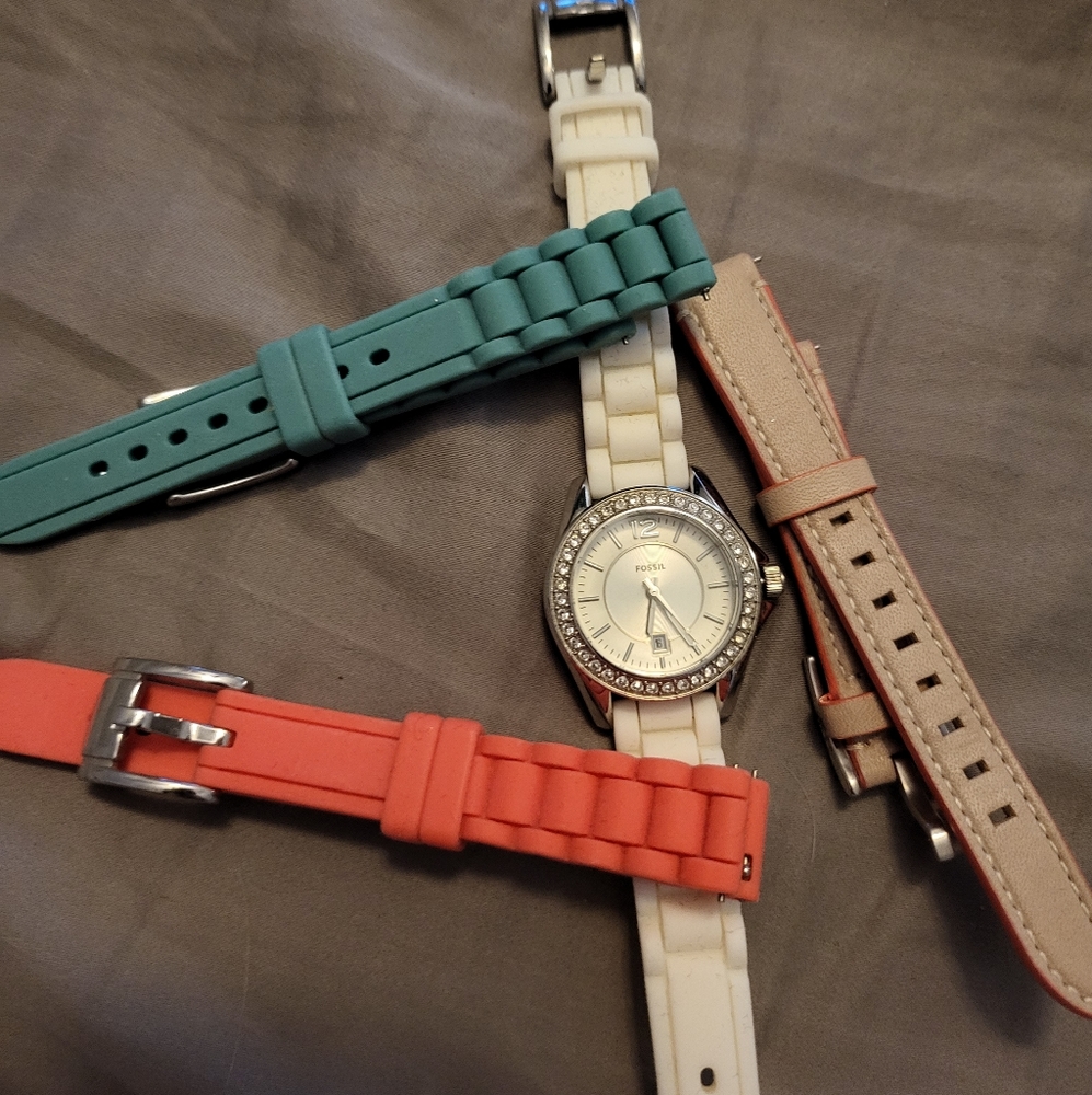 Fossil watch with 3 extra bands